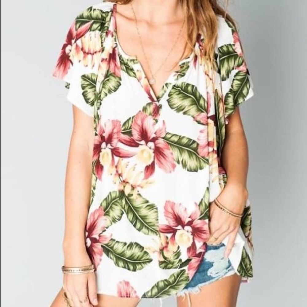 Show Me Your MuMu Avalon Top White Red Aloha Blooms XS Tropical Floral V Neck
